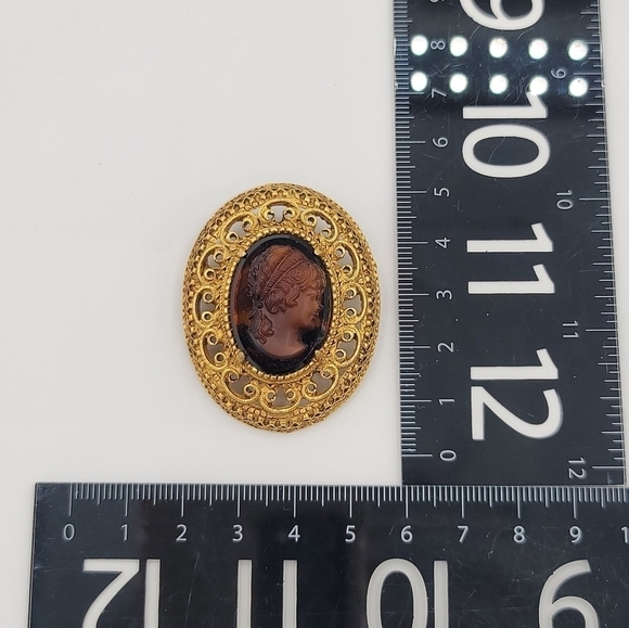 Florenza Tortoise Shell Cameo Gold Tone Brooch #848 - Picture 12 of 13